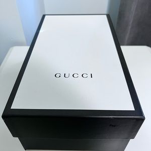 Gucci traditional black and white box